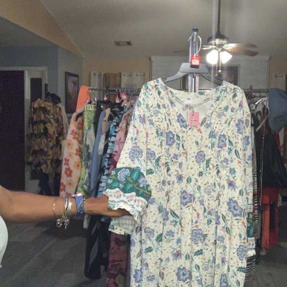 Old Navy Dresses & Skirts - 💰 EUC Old Navy pleated dress.